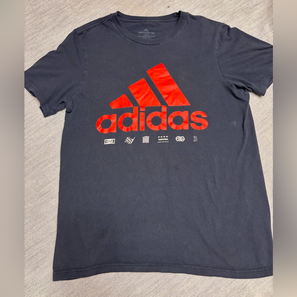 ⭕️Adidas Men's Tee in Black with Red Logo